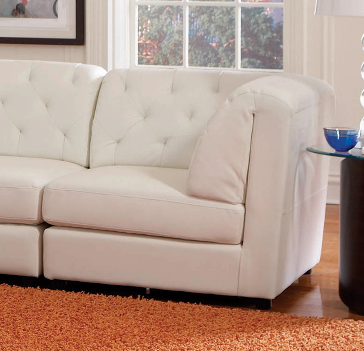 White Tufted Corner Y42989