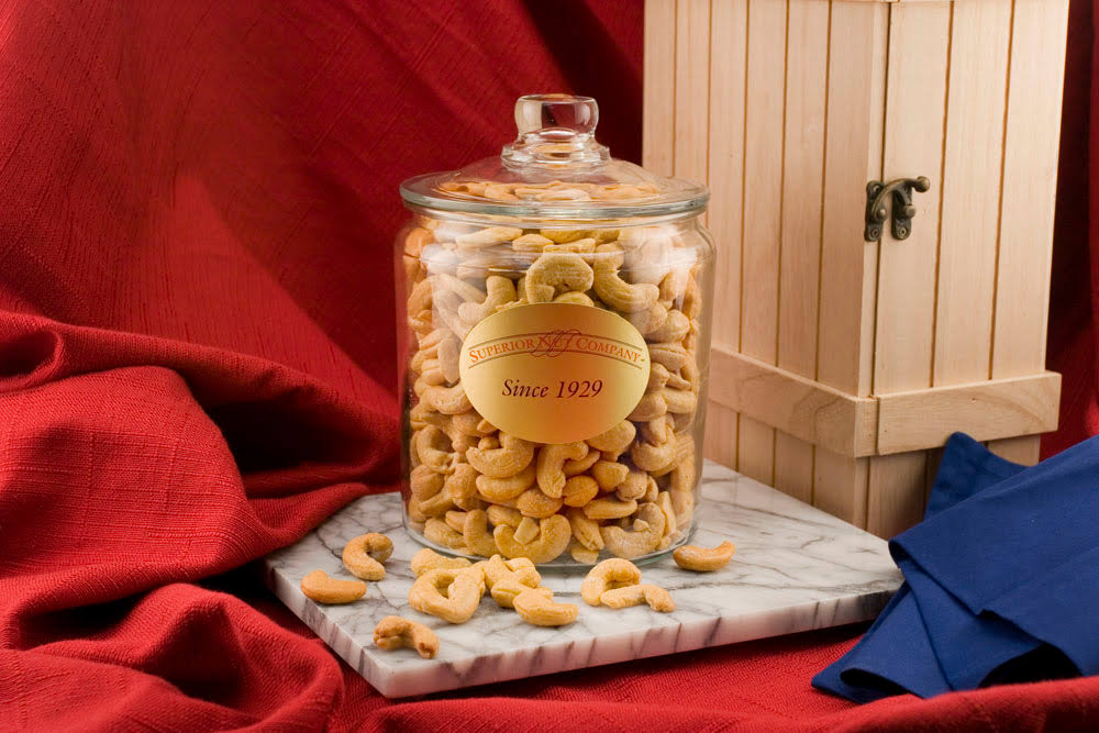 2.5 Pound Salted Cashews in Glass Jar E656