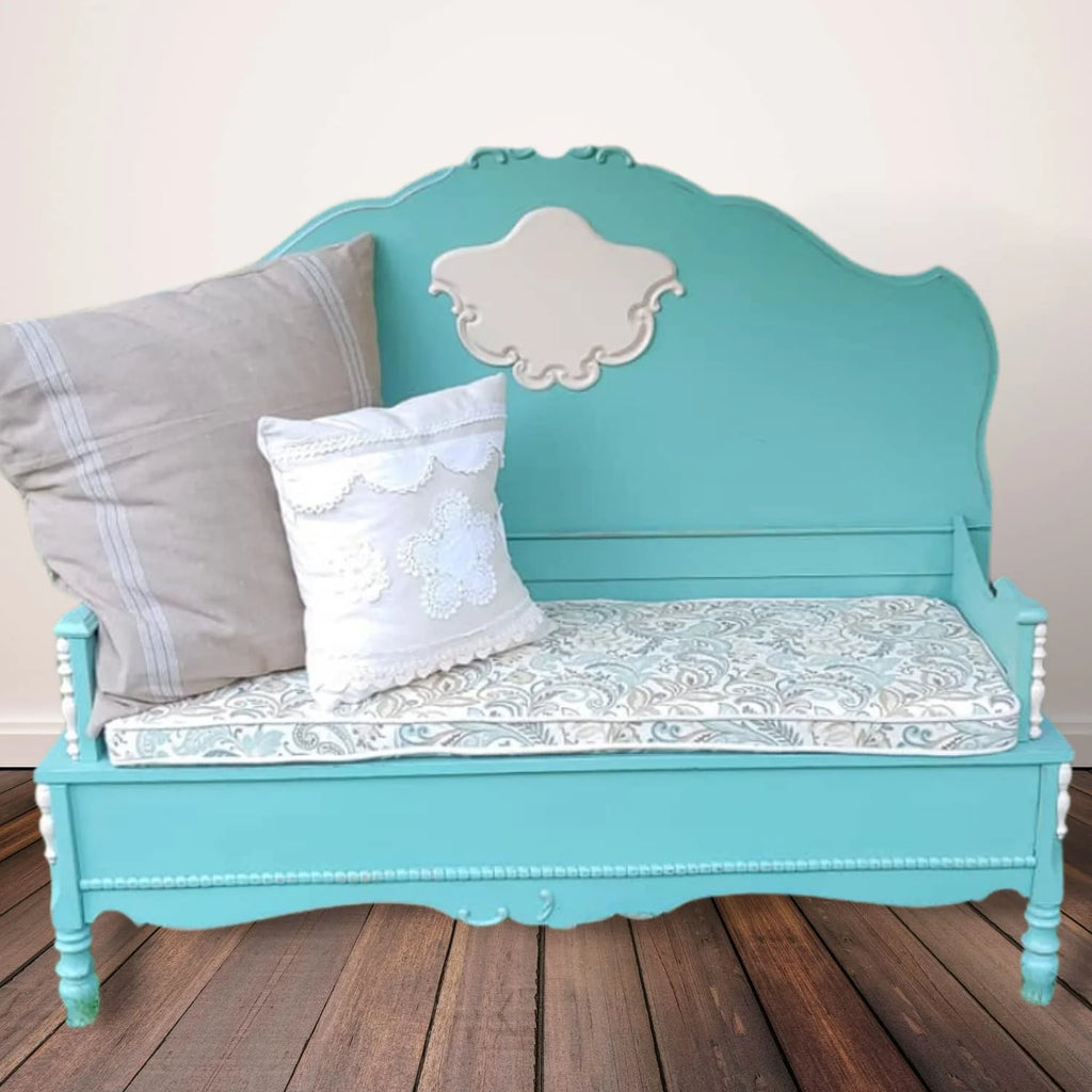 Aqua Bay (Aqua Blue) 16 oz Chalk Style Paint Y975