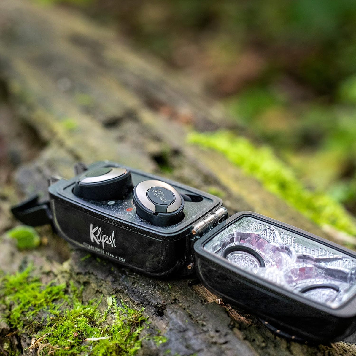 T5 II True Wireless Sport Earphones in Black with Dust/Waterproof Case & Earbuds U814